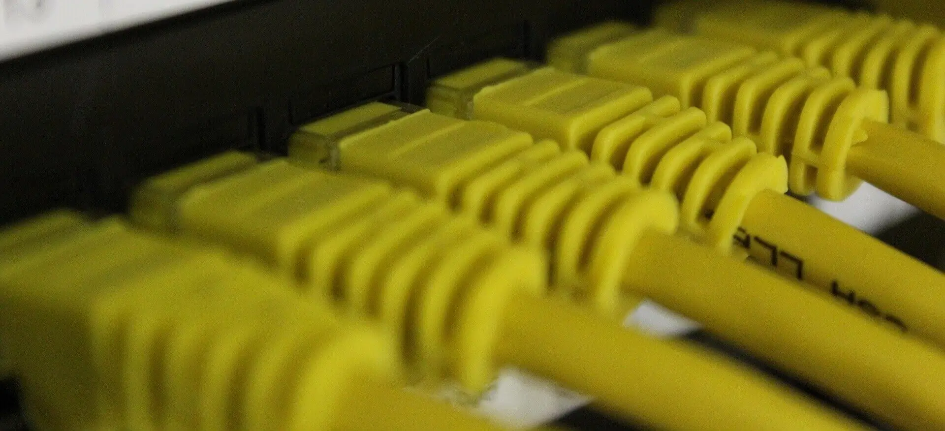 企业整网办公环境建设-六类网线标准化布线实景